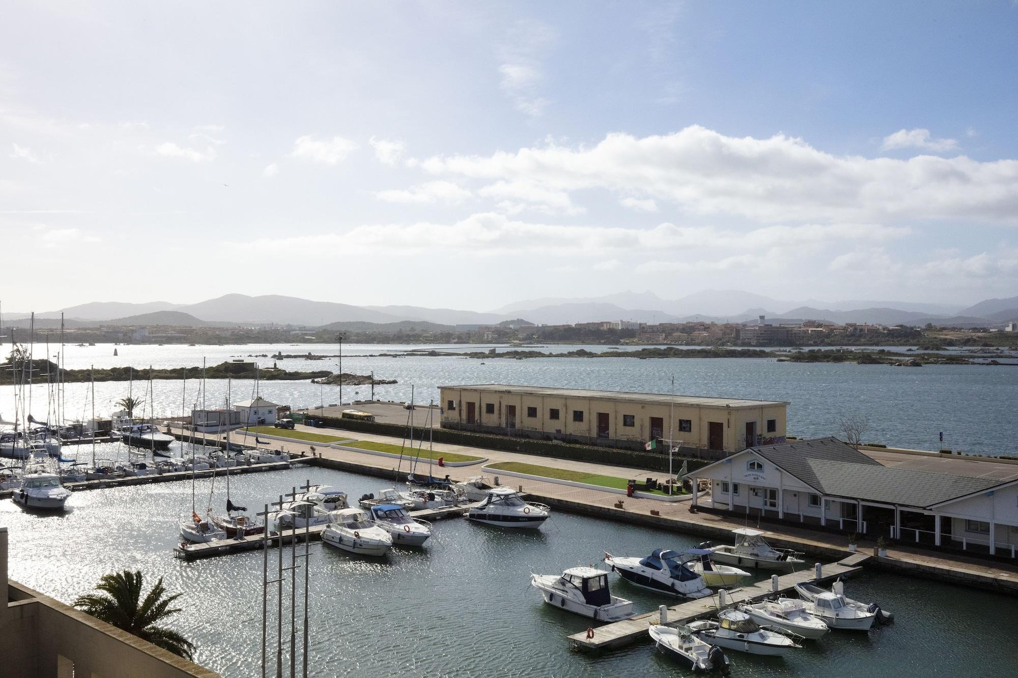 Grand Hotel President Olbia Esterno foto