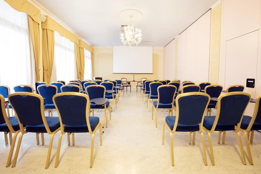 Grand Hotel President Olbia Esterno foto