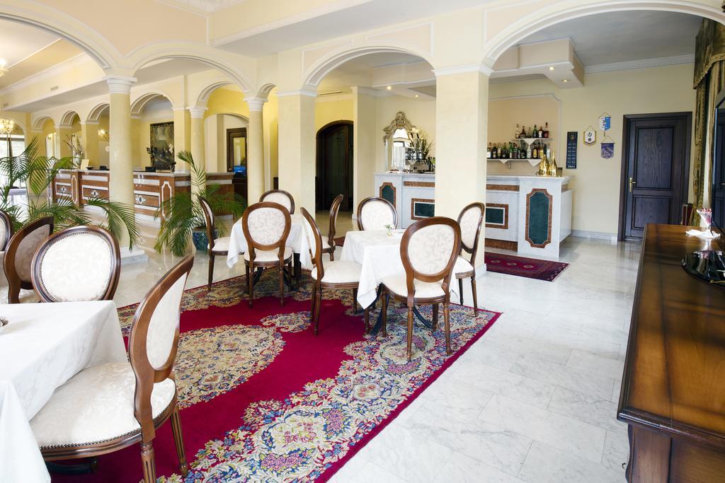 Grand Hotel President Olbia Esterno foto