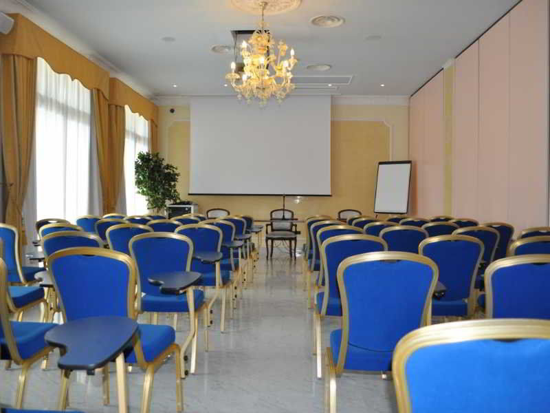 Grand Hotel President Olbia Esterno foto
