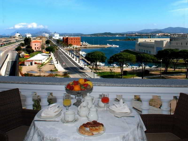 Grand Hotel President Olbia Esterno foto