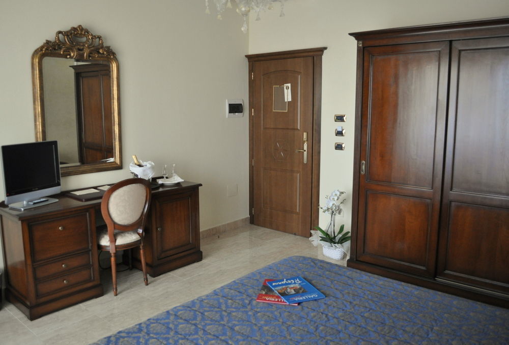 Grand Hotel President Olbia Esterno foto