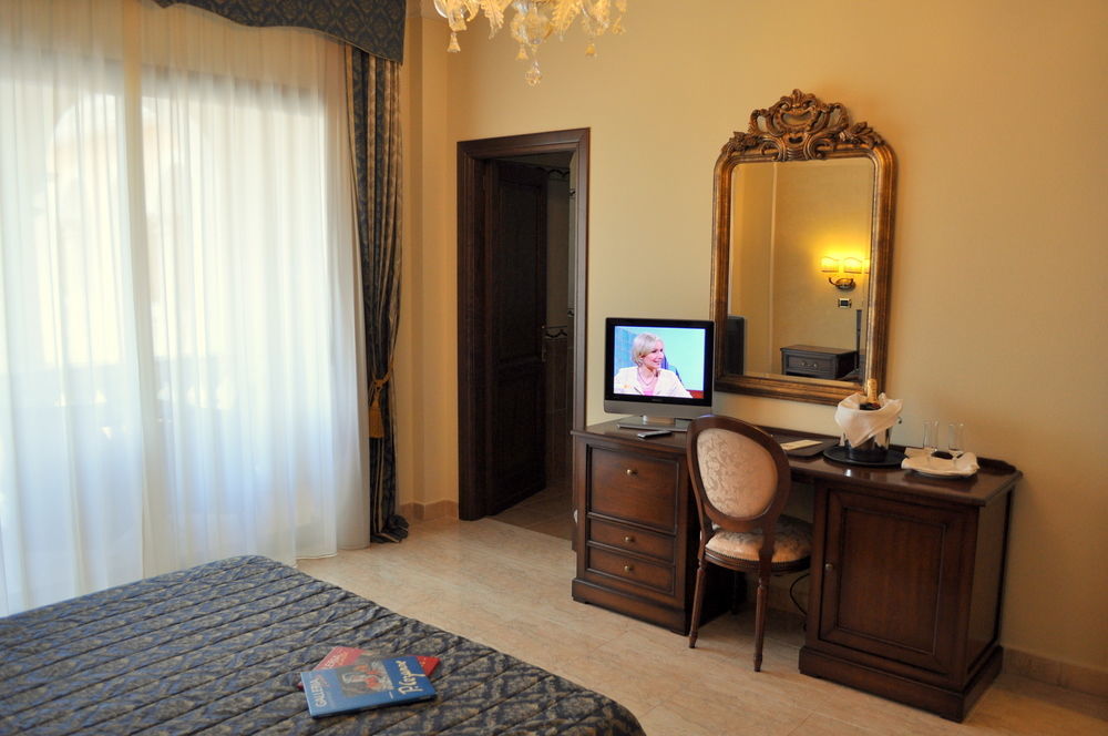 Grand Hotel President Olbia Esterno foto