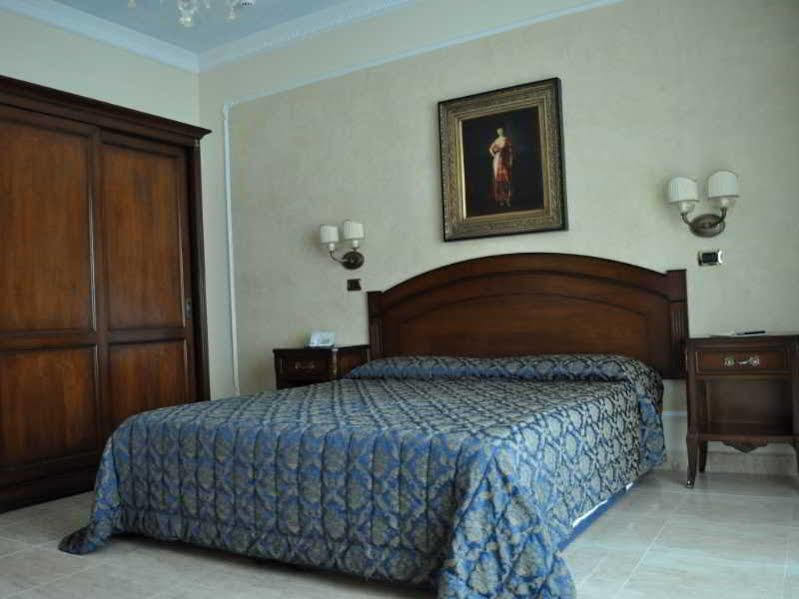 Grand Hotel President Olbia Esterno foto