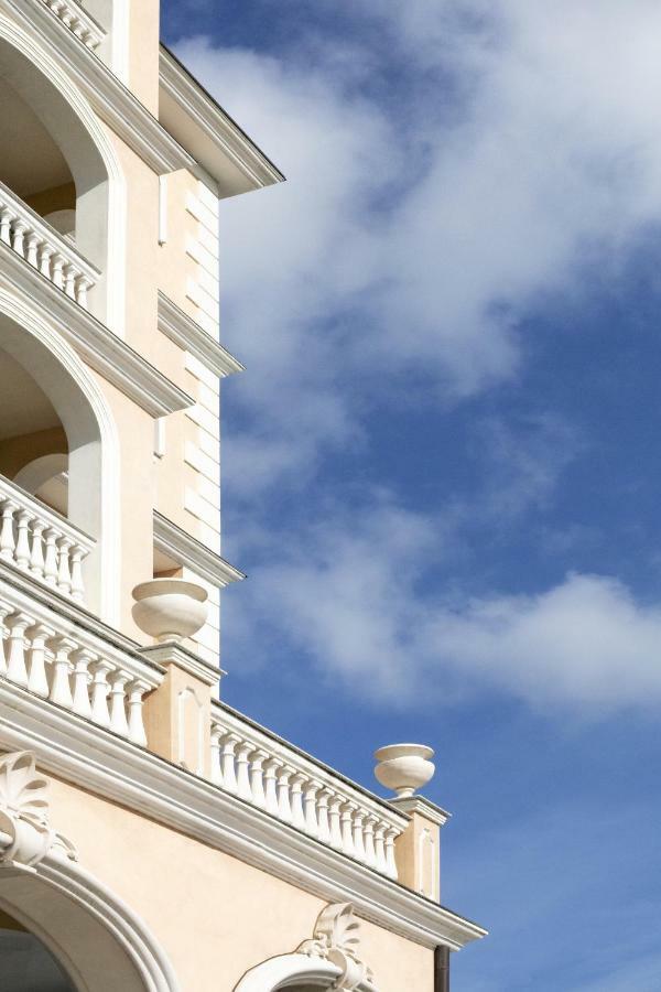 Grand Hotel President Olbia Esterno foto