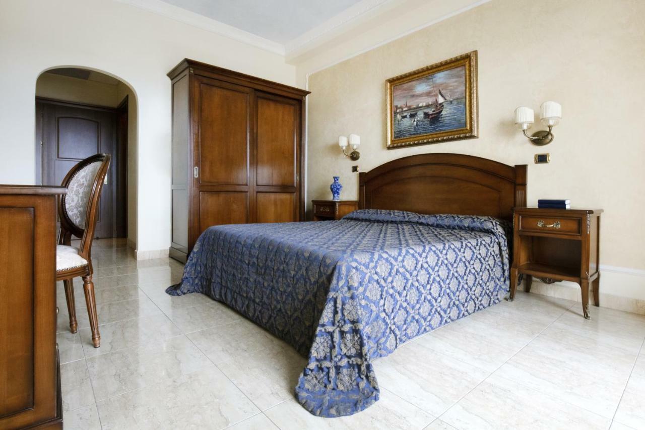 Grand Hotel President Olbia Esterno foto